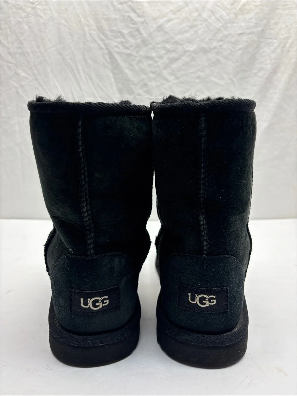 UGG Classic Short Boots, SZ 5 big girl, box 56